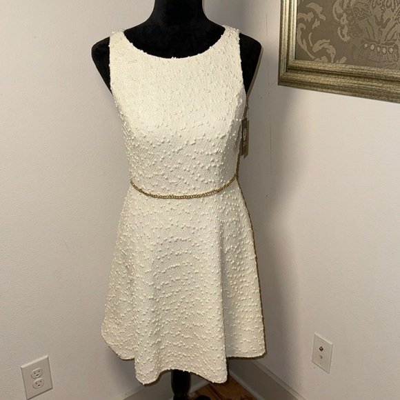 Vince Camuto cream textured gold tone chain waist fit & flare sleeveless dress 2 - Picture 2 of 10